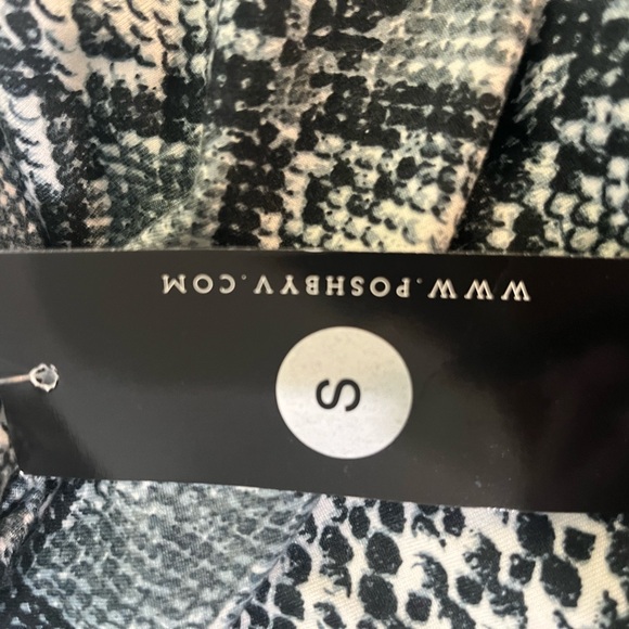 POSH BY V SNAKESKIN STRETCHY PANTS SIZE SMALL NEW WITH TAGS - Picture 7 of 11